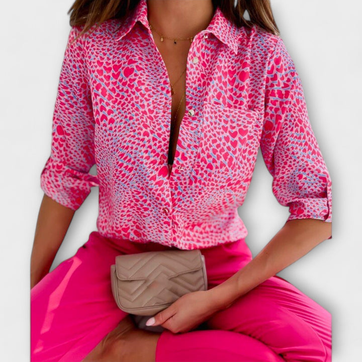 חולצה קלאסית עם צווארון – אלגנטיות ונוחות יומיומית